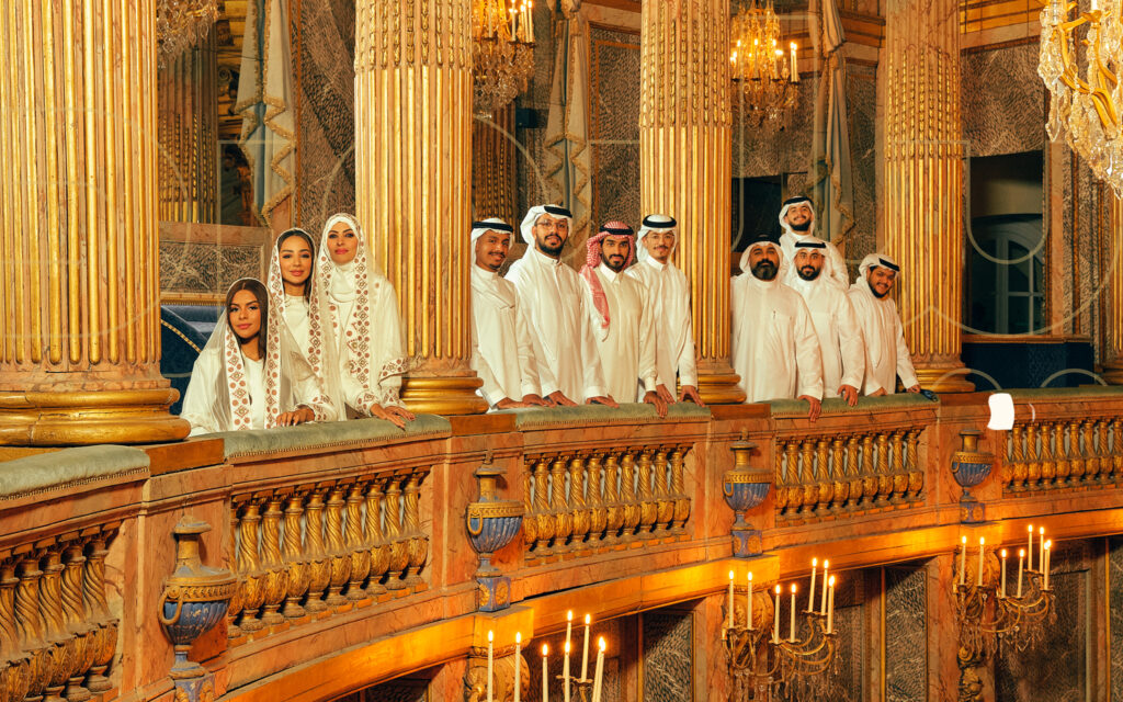 Membres de l'ensemble national au balcon de l'Opéra Royal