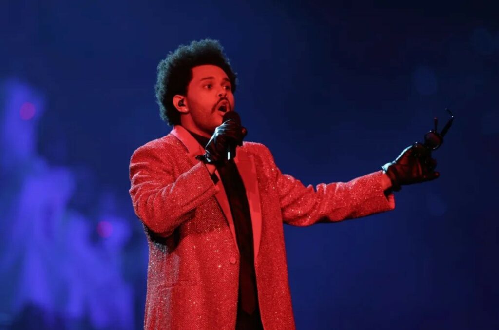 The Weeknd durant sa performance au Super Bowl Halftime Show, le 7 février 2021.