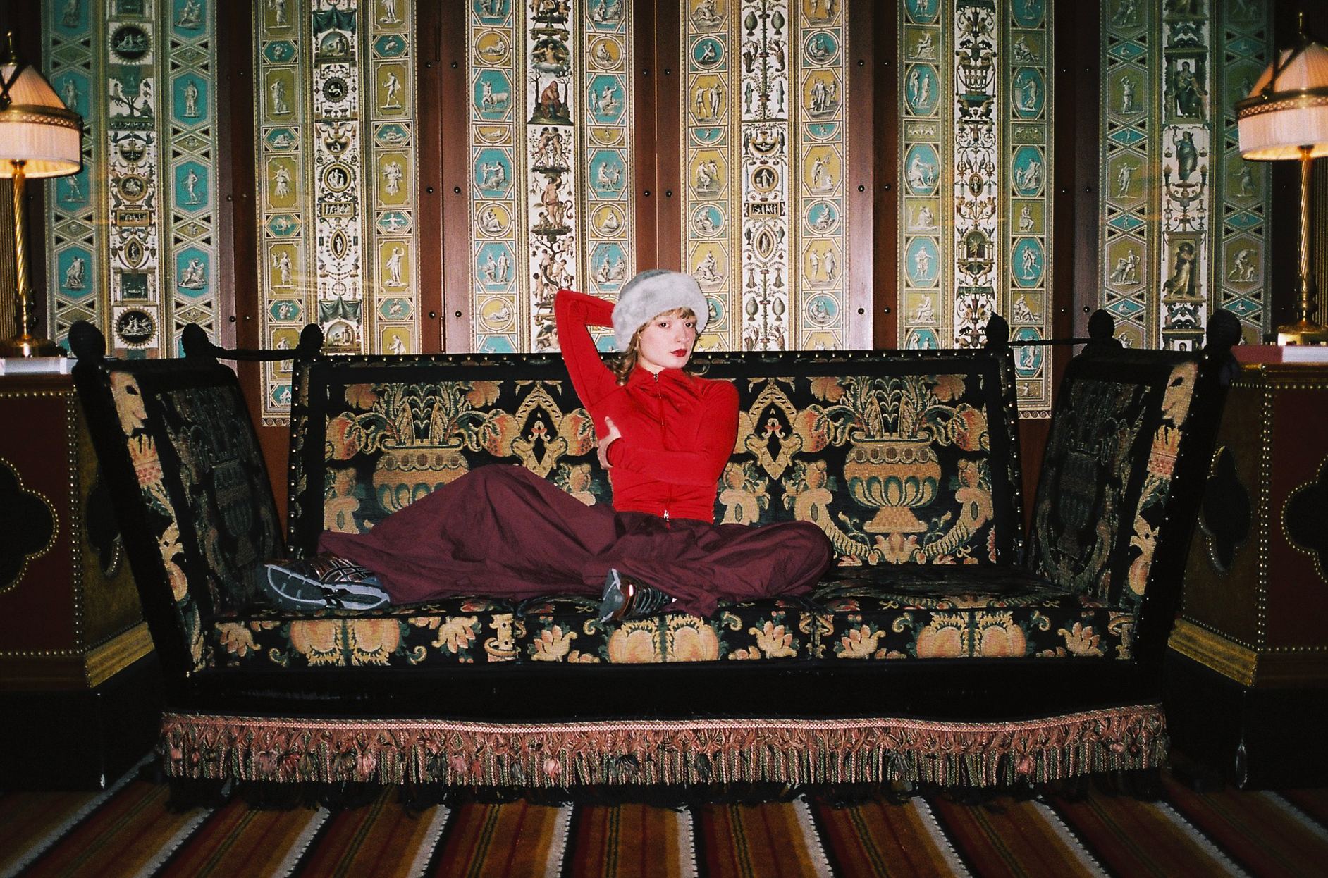 Zélie à l'hôtel Bourg Tibourg.